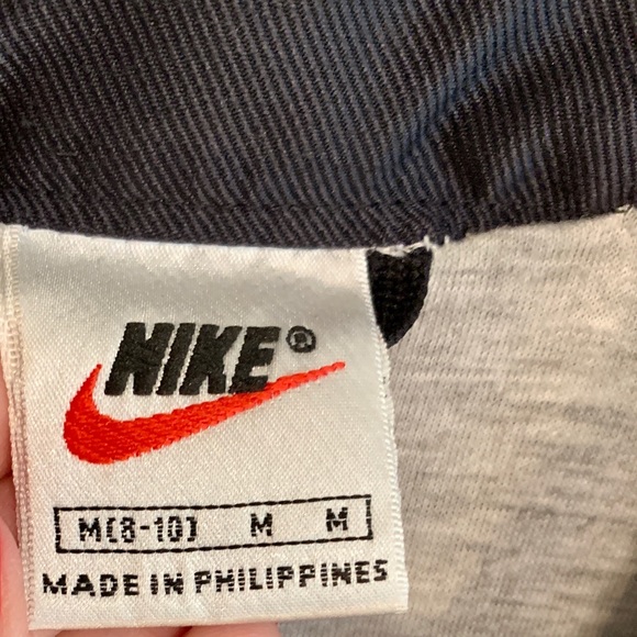 Vintage Nike Bomber Jacket - Picture 4 of 8